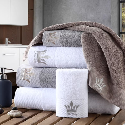 100% Cotton Hotel Bathroom Towels Space Saving Skin Friendly Highly Absorbent