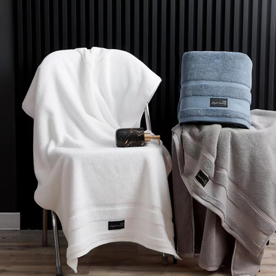 100% Cotton Eco Friendly Bath Towels Mildew Proof Easy Carrier Versatile